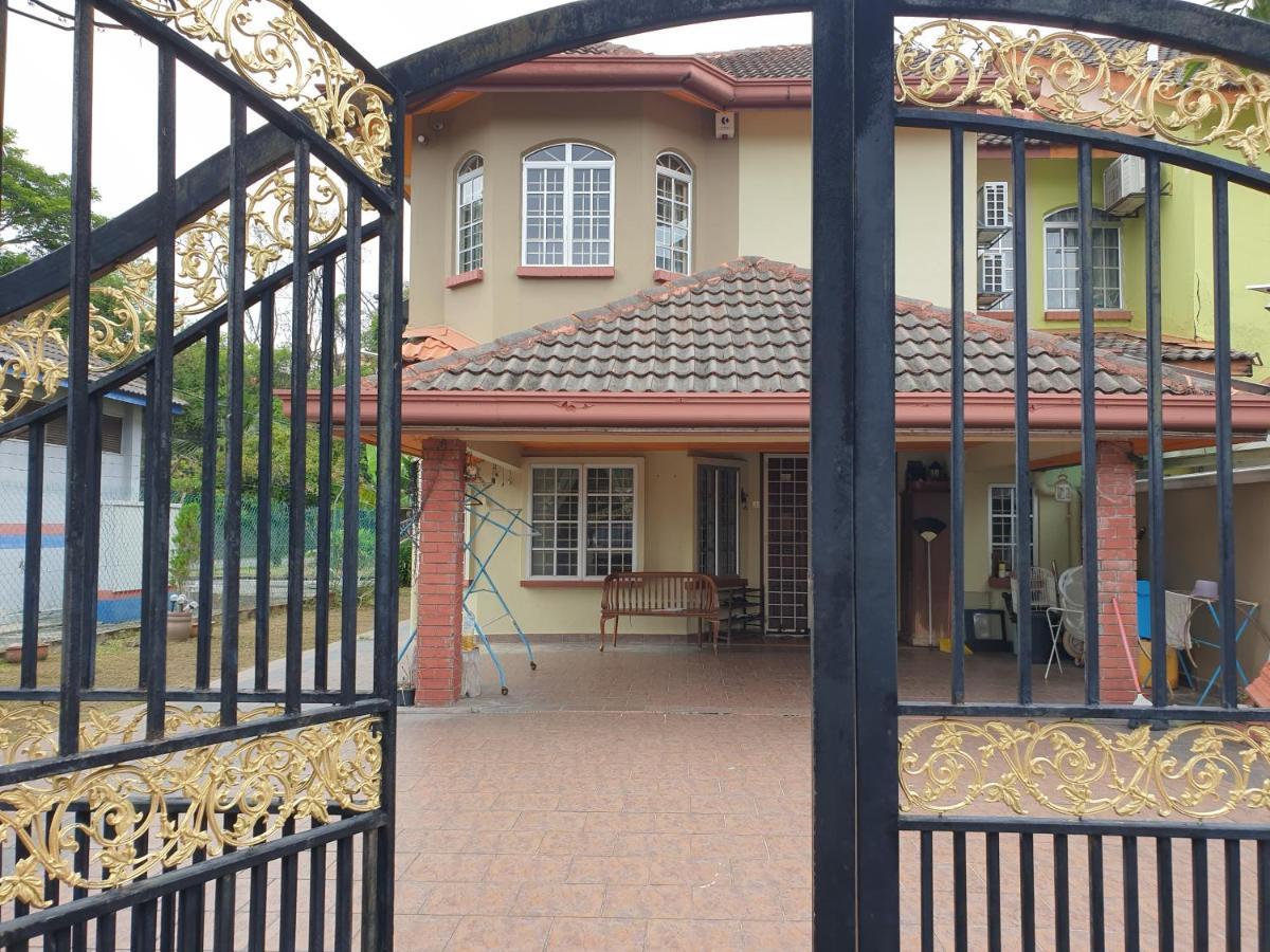 Lavender Impian Homestay Kajang Exterior photo